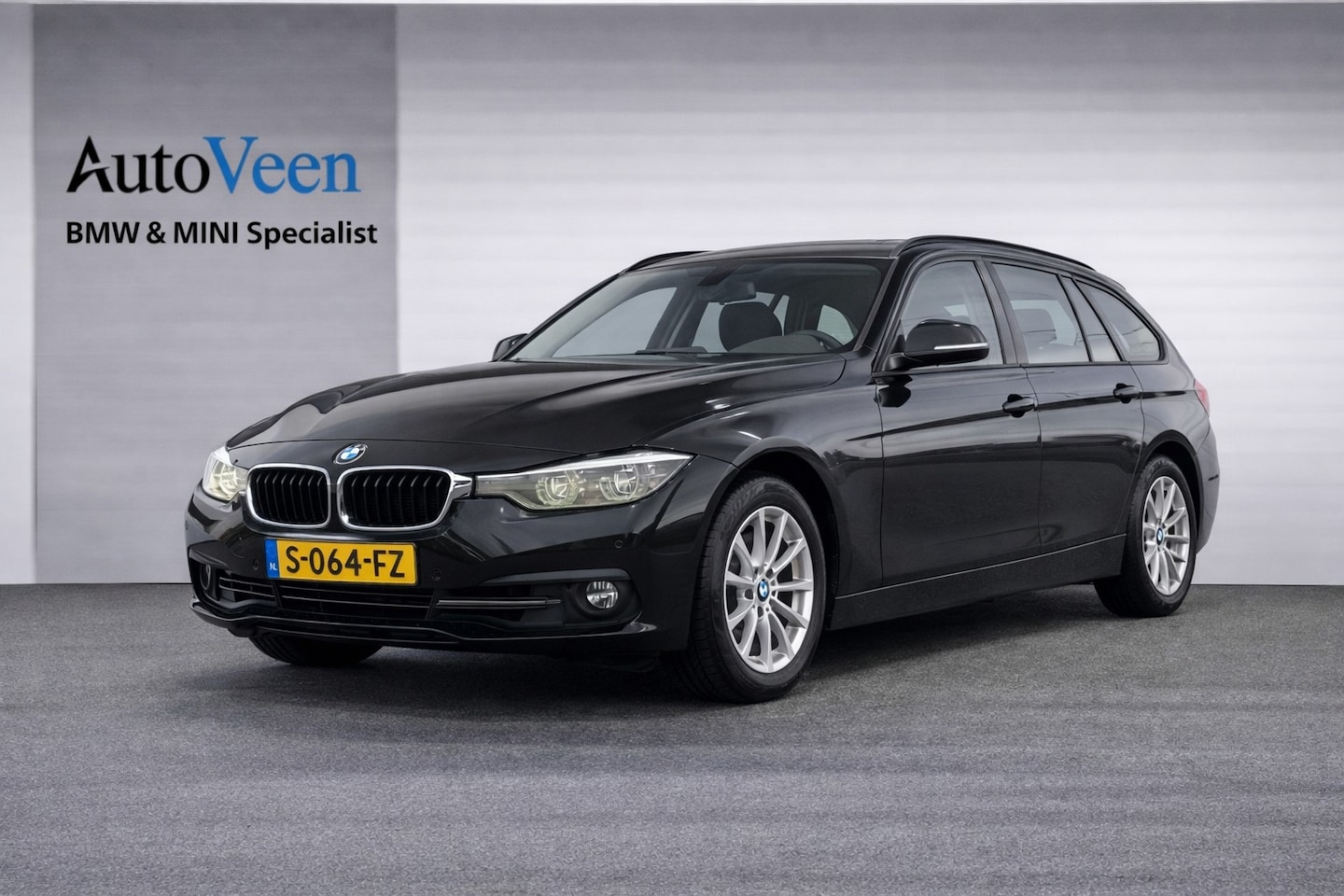 BMW 3-serie Touring - 318i Centennial High Executive (LED, NAVI, CLIMA, CRUISE, PARKEERSENSOREN) - AutoWereld.nl