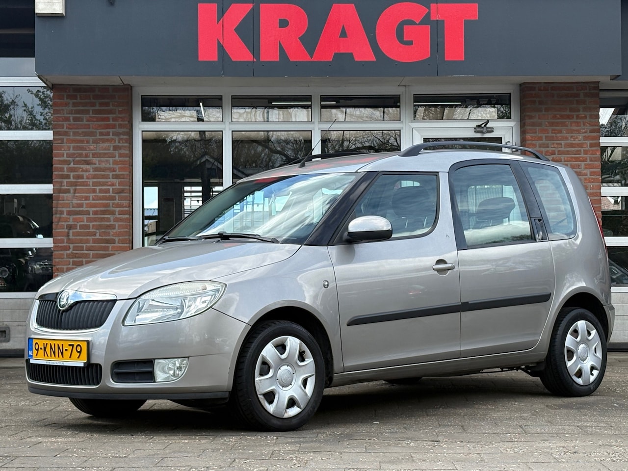 Skoda Roomster - Classic 1.2 69 pk - climate control - trekhaak - AutoWereld.nl