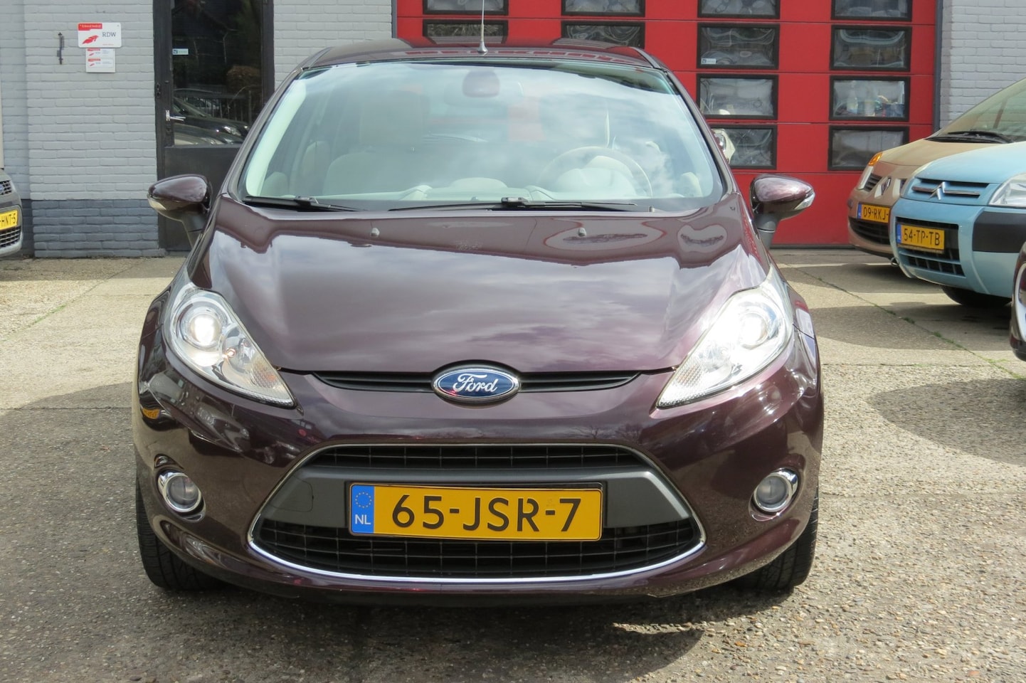 Ford Fiesta - 1.4 Ghia 1.4 Ghia , 59.000 KM , Trekhaak - AutoWereld.nl