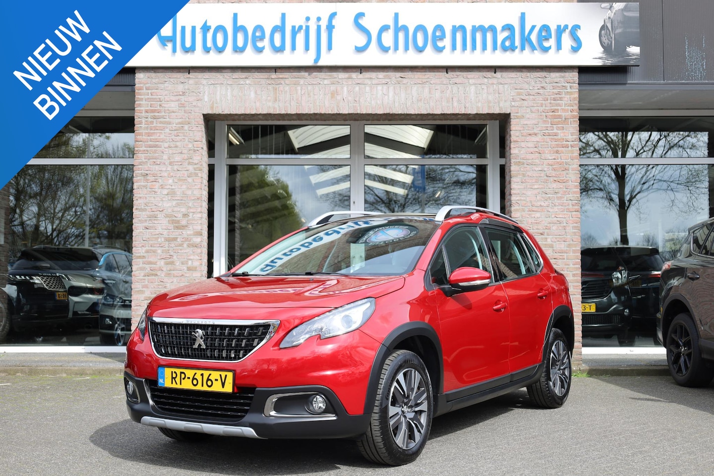 Peugeot 2008 - 1.2 PureTech Allure PANO TREKHAAK 1e-EIGENAAR CARPLAY DAB NAVI NAP HALFLEER ZEER-NETJES! C - AutoWereld.nl