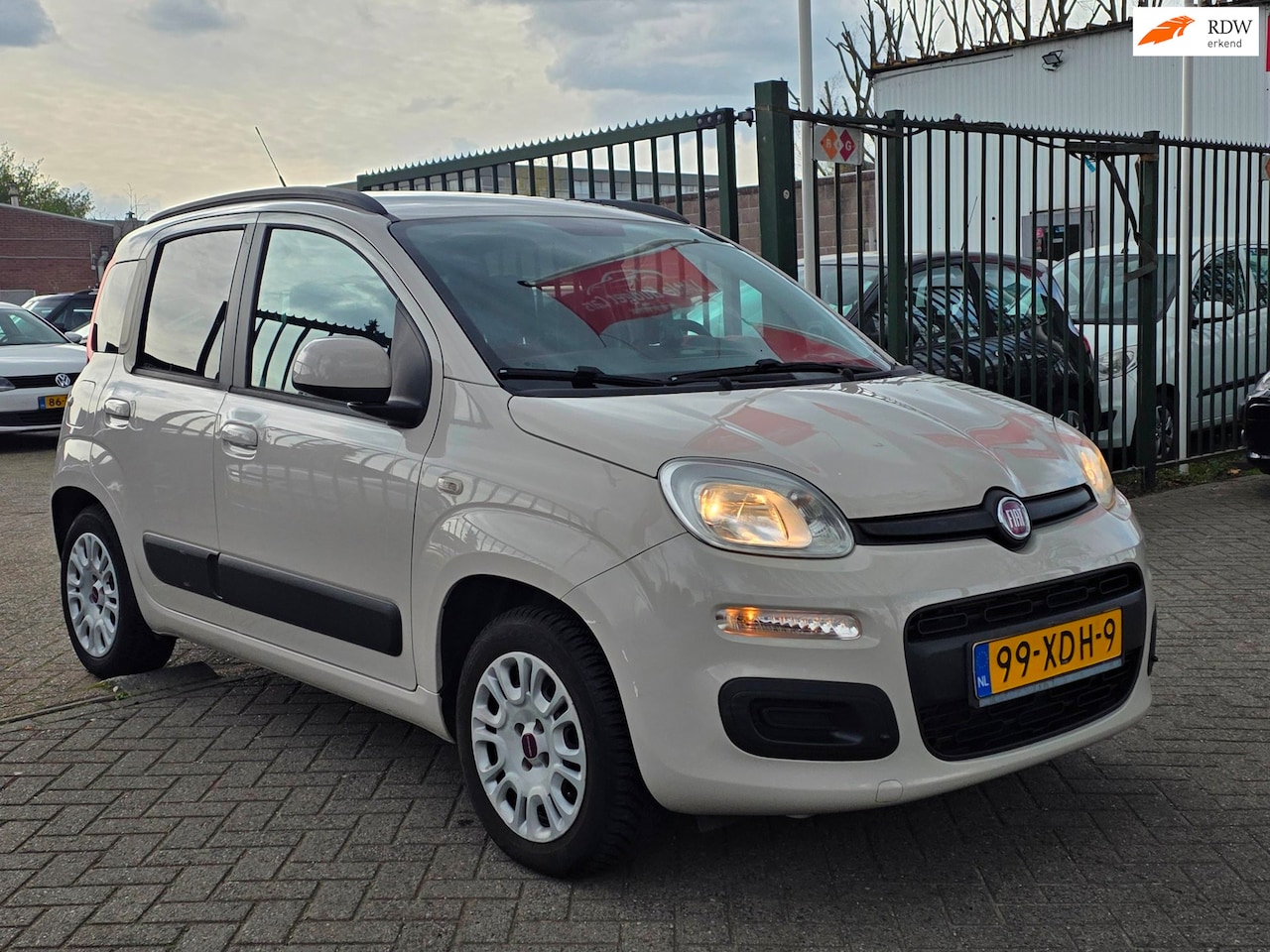 Fiat Panda - 0.9 TwinAir Lounge 1e eigenaar navigatie uniek km org nl auto airco elektrische ramen cv o - AutoWereld.nl