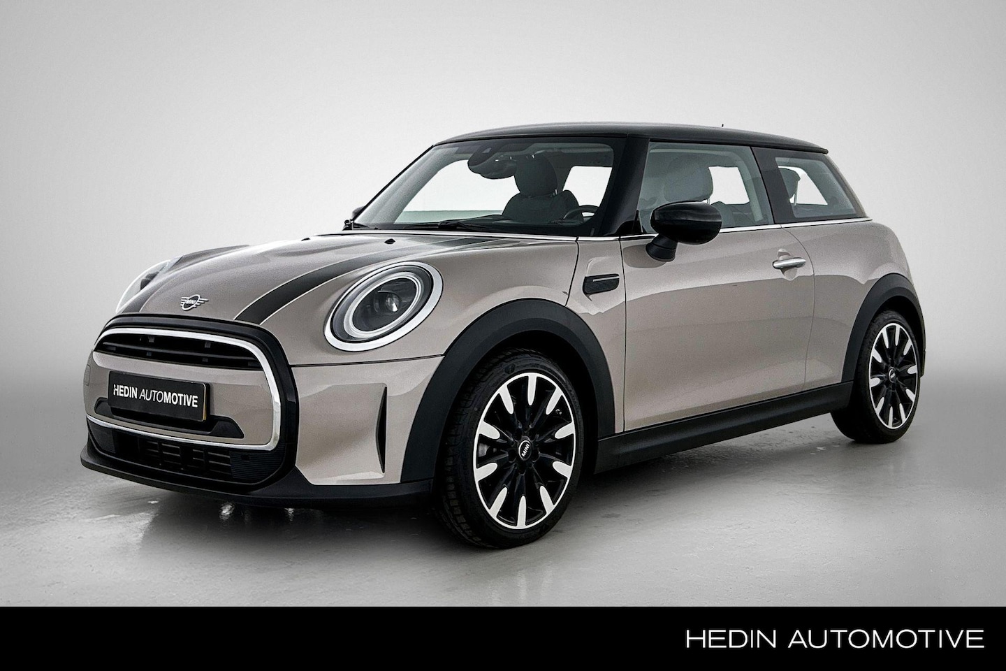 MINI John Cooper Works - Mini 1.5 Cooper | head-up display  | Stoelverwarming | Climate Control | - AutoWereld.nl