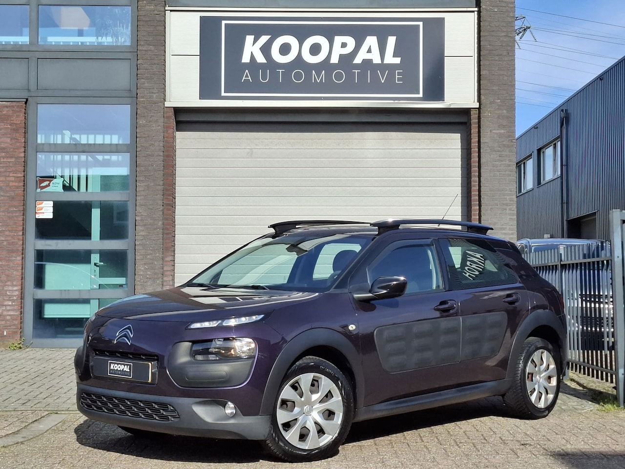 Citroën C4 Cactus - 1.2 PureTech Business | Navi | Trekhaak - AutoWereld.nl