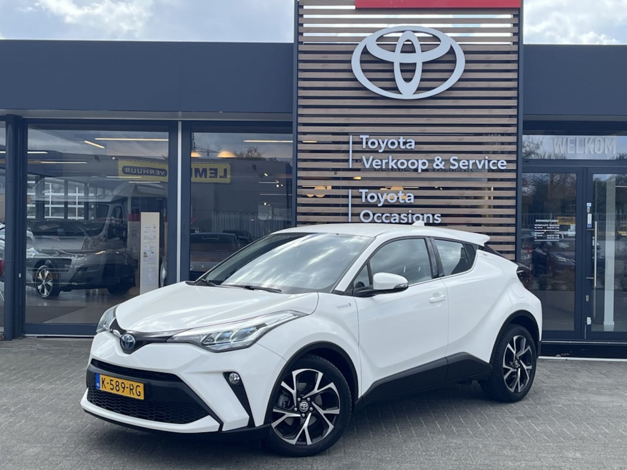 Toyota C-HR - 1.8 Hybrid Dynamic | All Seasons | Parkeersensoren - AutoWereld.nl