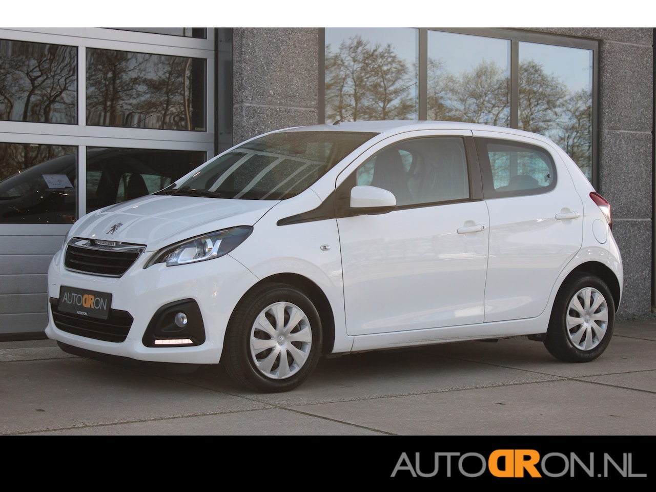 Peugeot 108 - 1.0 e-VTi Active Airco Bluetooth Led Verlichting - AutoWereld.nl
