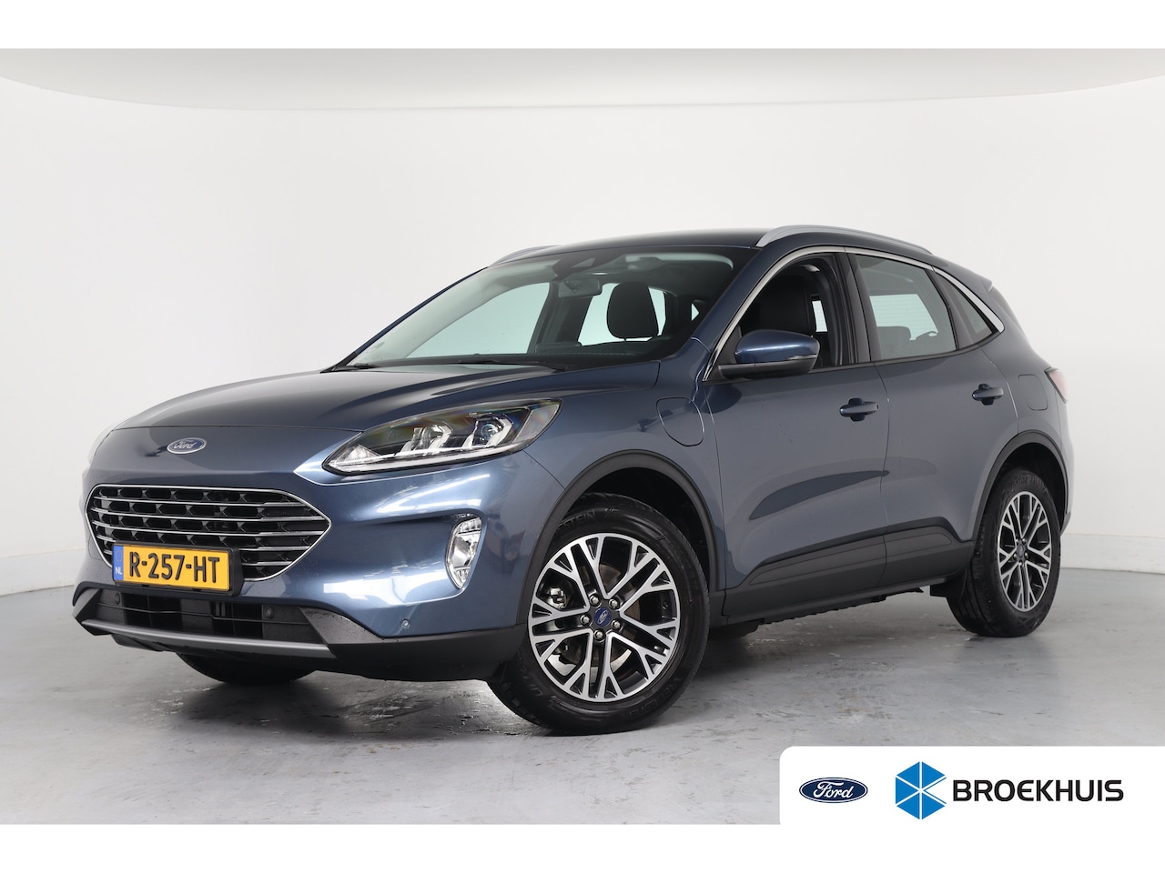 Ford Kuga - 2.5 PHEV Titanium | Stoel-/stuurverwarming | Voorruitverwarming | Camera | Climate Control - AutoWereld.nl