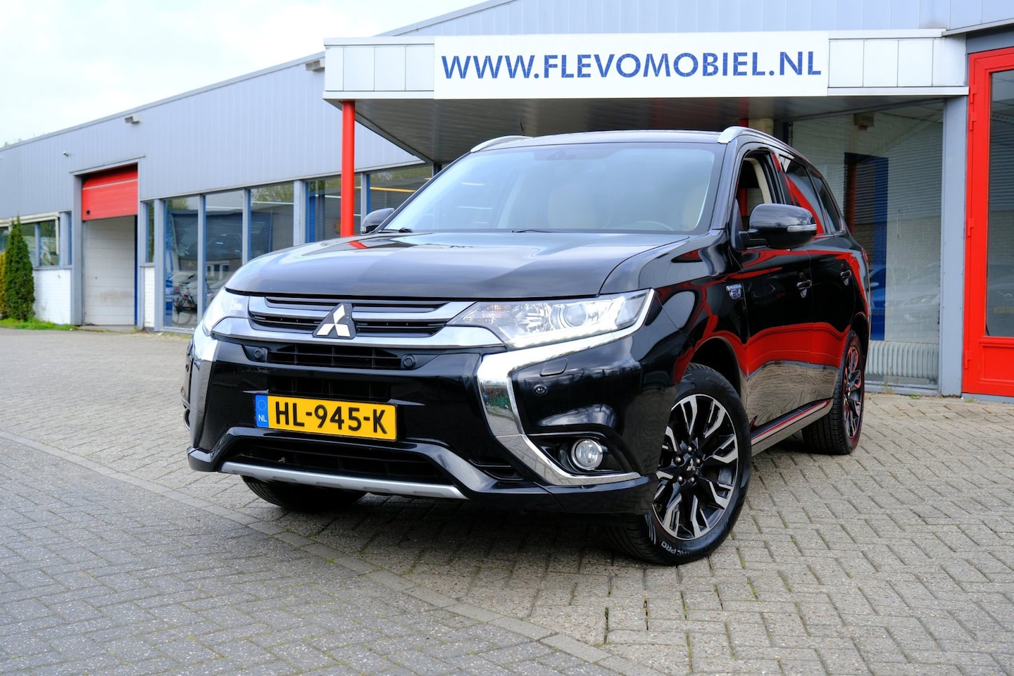 Mitsubishi Outlander - 2.0 PHEV Executive Edition Aut. Leder|Navi|Cam|DAB|LMV - AutoWereld.nl