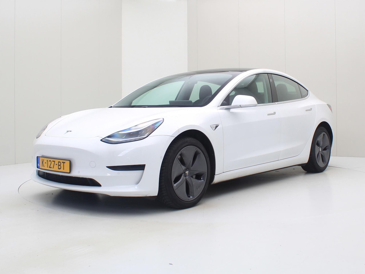 Tesla Model 3 - Standard RWD Plus 92% SoH [ LFP ACCU+AUTOPILOT+60 kWh+PREMIUM AUDIO ] - AutoWereld.nl