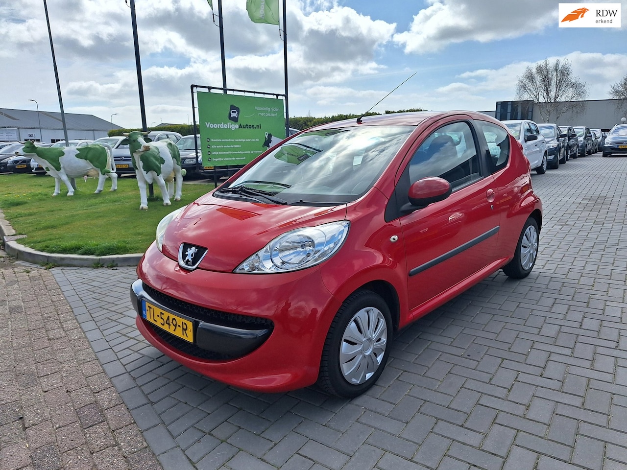 Peugeot 107 - 1.0-12V XR / Keurig ondeehouden / APK september 2026 - AutoWereld.nl