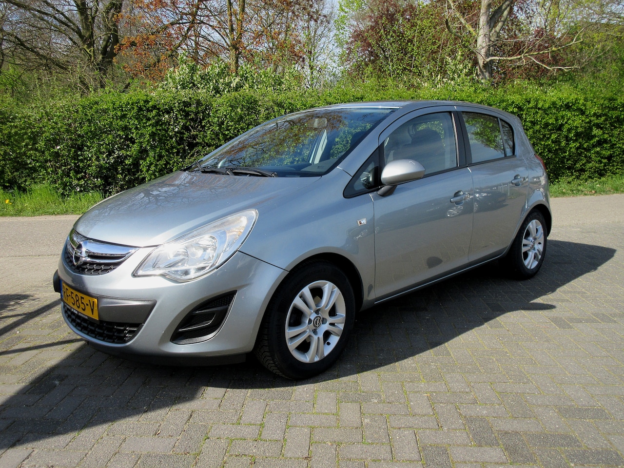 Opel Corsa - 1.4-16V Design Edition Volautomaat, incl. onderh. + nwe APK, cruise control, trekhaak - AutoWereld.nl
