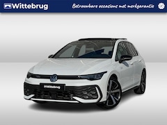 Volkswagen Golf - 1.5 eHybrid 272PK DSG GTE / Black Style / Panoramadak / Leder Vienna / Memory / Head-Up Di