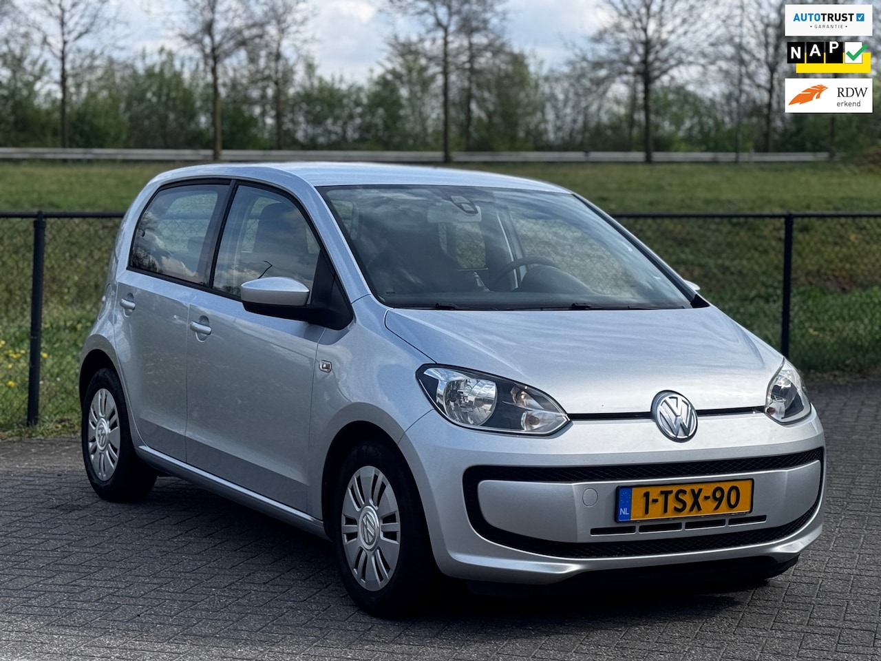 Volkswagen Up! - 1.0 move up! BlueMotion+1eEigenaar+Airco+Navi+NAP - AutoWereld.nl