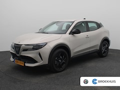 Alfa Romeo Junior - Hybrid Ibrida 145 EDCS6 Navi | Apple Carplay | Cruise Control | LED Koplampen | Lichtmetal