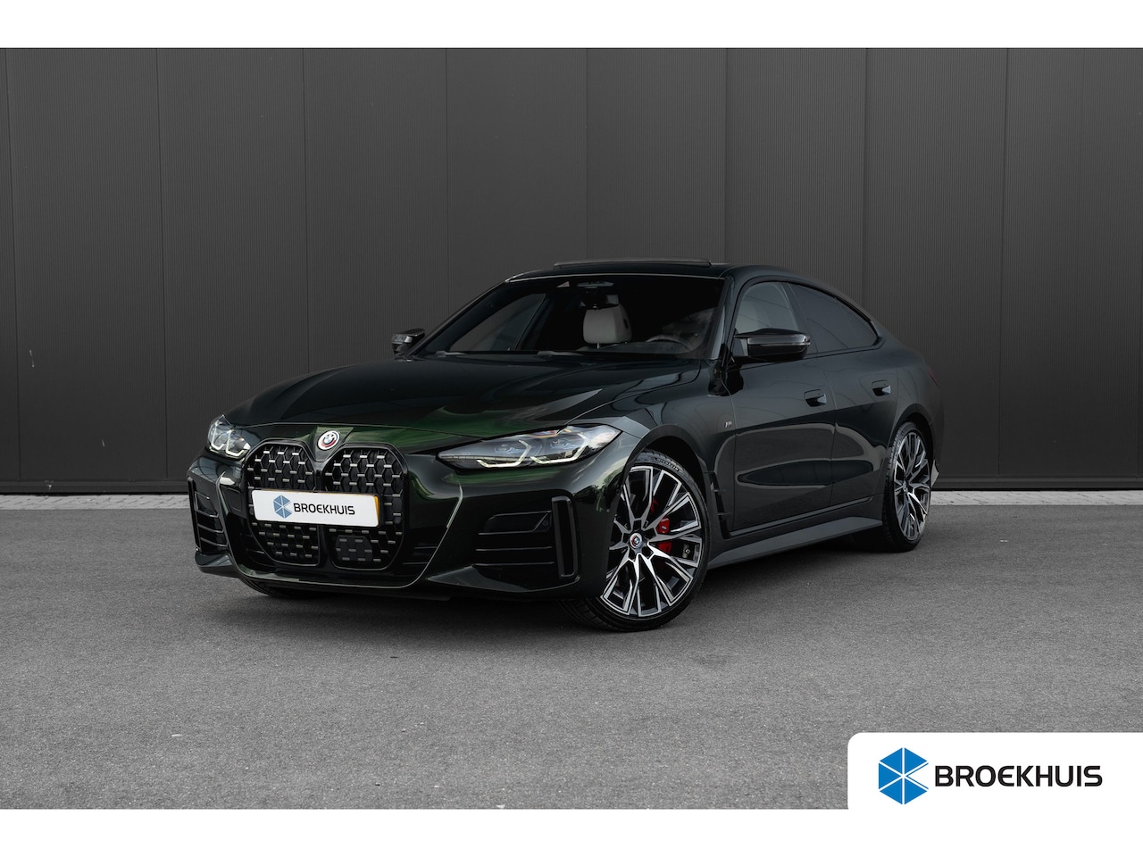 BMW 4-serie Gran Coupé - M440i xDrive High Executive | schuif-/kanteldak | Harman-Kardon | Laser LED | Leder | 20" - AutoWereld.nl