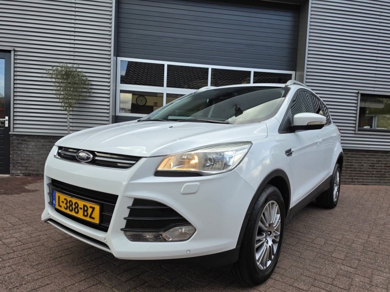 Ford Kuga - | Airco | Trekhaak | 1.6 Titanium - AutoWereld.nl