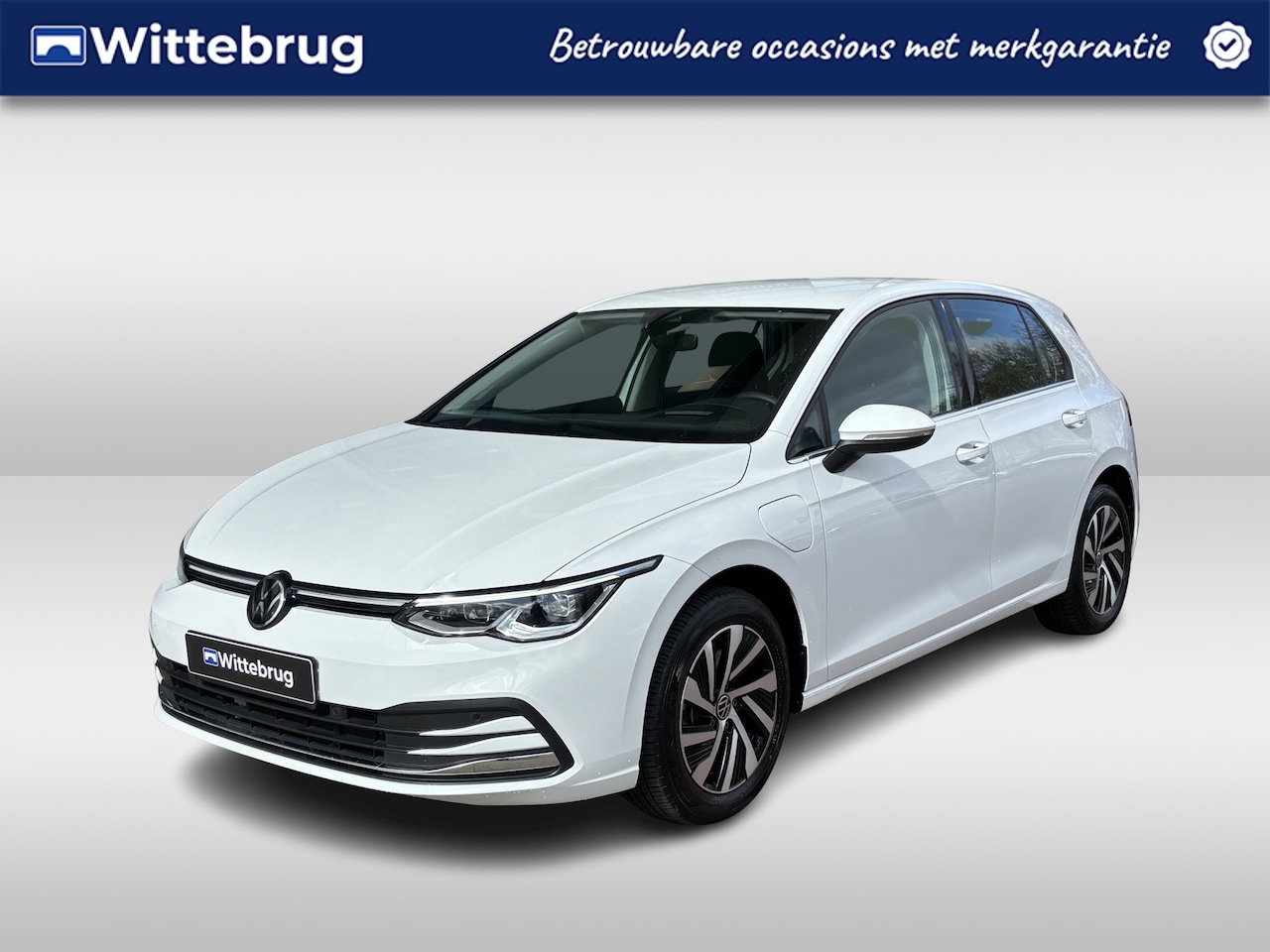 Volkswagen Golf - 1.4 eHybrid 204pk Style / Head-up display / Voorstoelen Verwarmbaar + Memory / 16'' LMV - AutoWereld.nl