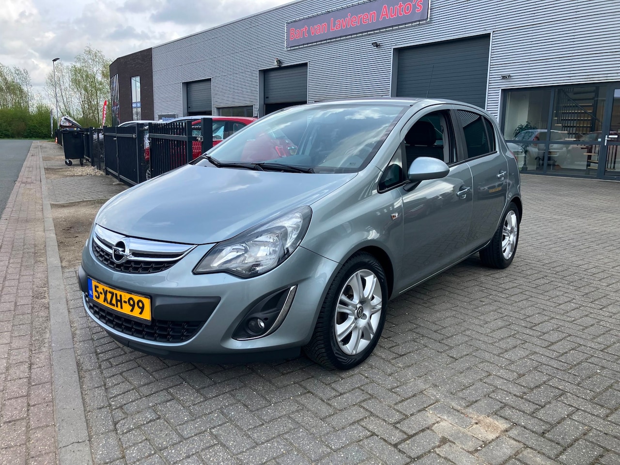 Opel Corsa - 1.4-16V BlitZ 5-Deurs LUXE UITVOERING !! - AutoWereld.nl