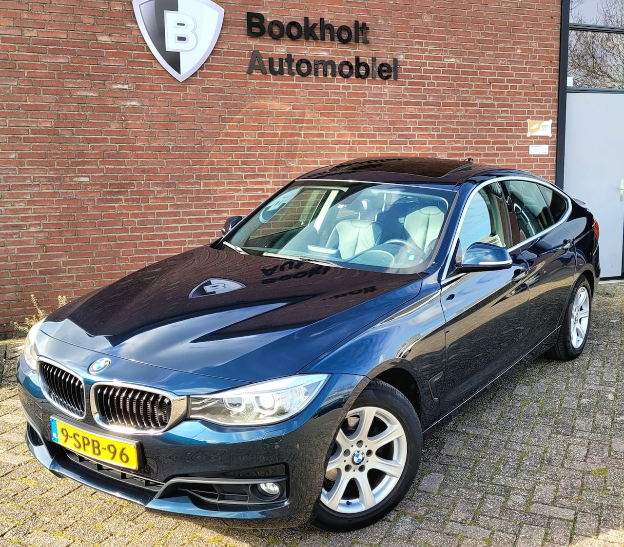 BMW 3-serie Gran Turismo - GT 320i Panorama, Leer, 1e eigenaar (NL NAP) - AutoWereld.nl