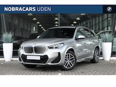 BMW iX1 - eDrive20 High Executive M Sport / Panoramadak / Sportstoelen / Comfort Access / Head-Up /