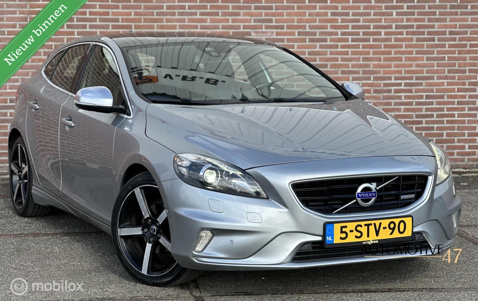 Volvo V40 - 1.6 D2 R-Design 1.6 D2 R-Design - AutoWereld.nl