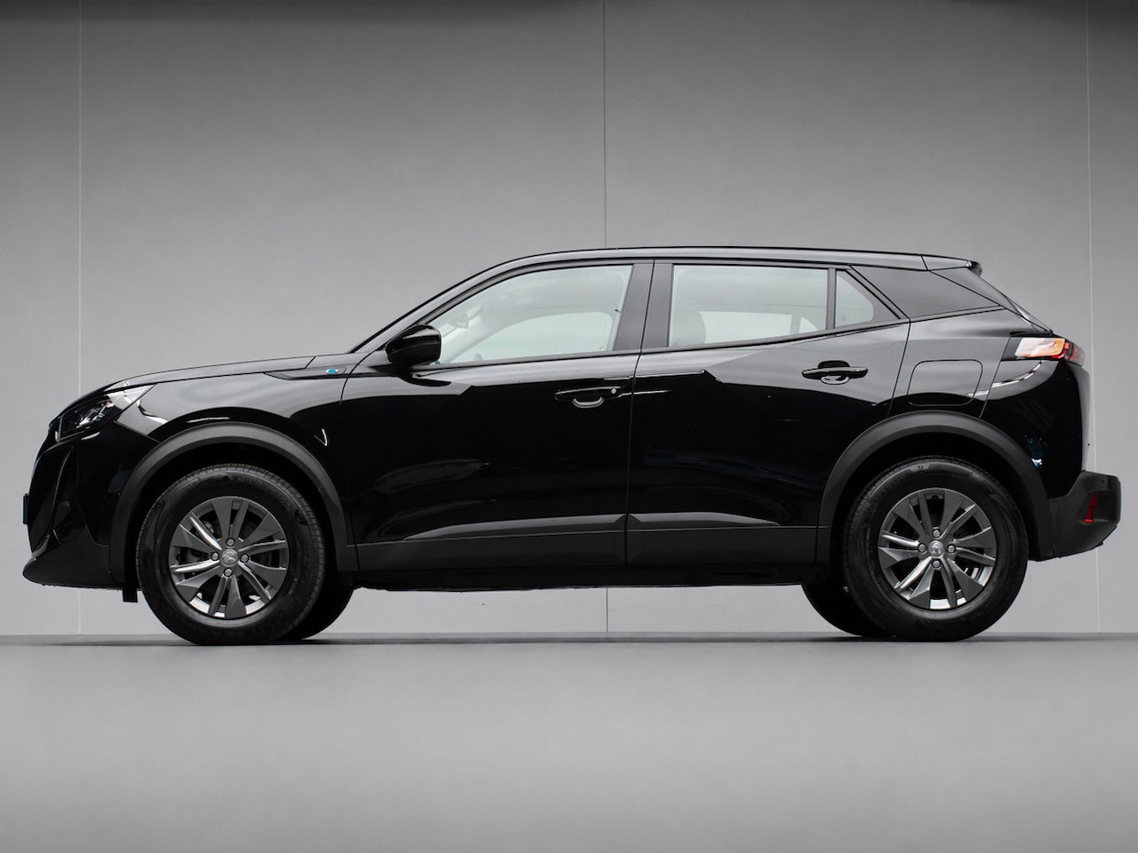 Peugeot e-2008 - EV Active Pack 50 kWh Sport (APPLE CARPLAY,NAVI,CAMERA,STOELVERWARMING,CLIMATE,CRUISE,LED, - AutoWereld.nl