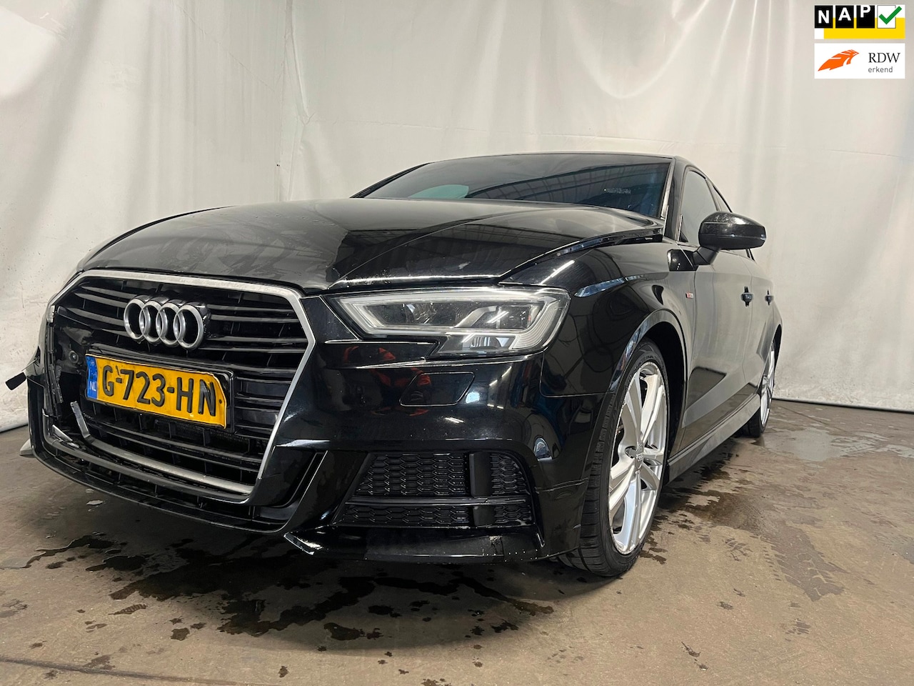 Audi A3 Limousine - 35 TFSI CoD Advance Sport - Front Schade - AutoWereld.nl