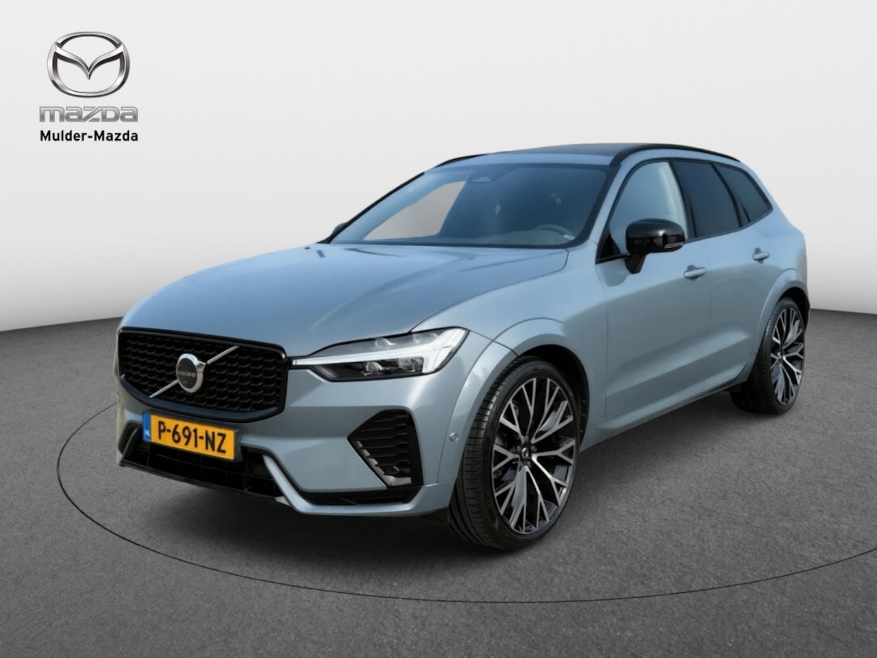 Volvo XC60 - 2.0 B5 Inscription | Luchtvering | HarmanKardon | Panoramadak - AutoWereld.nl