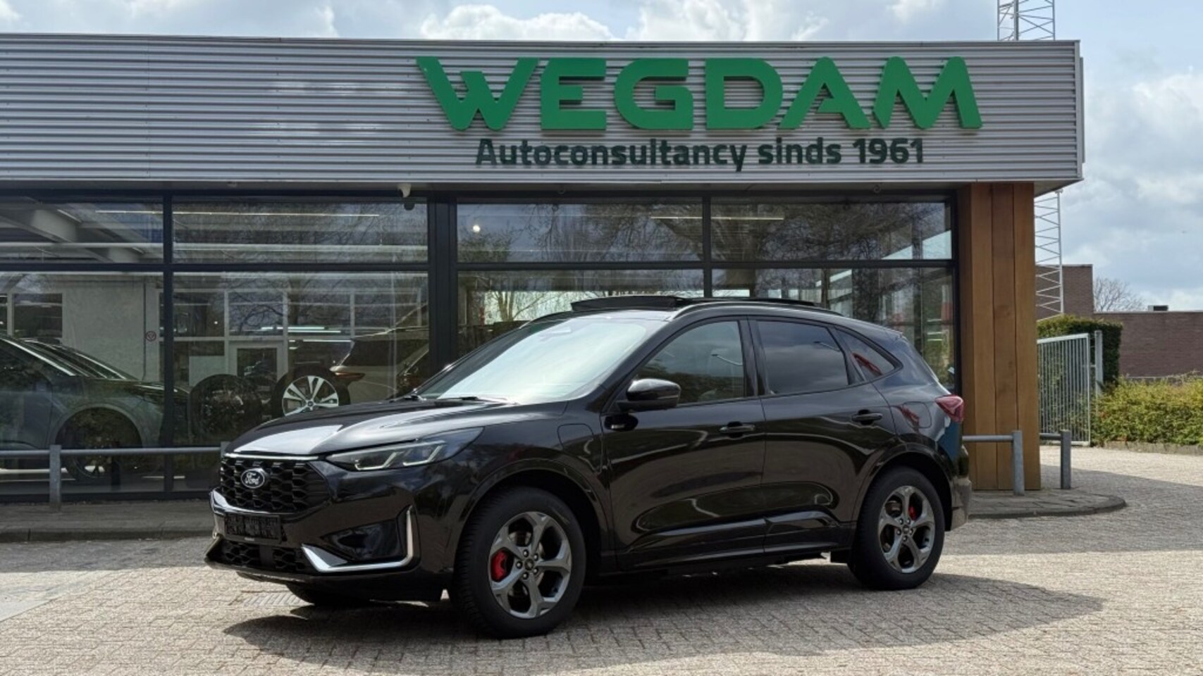 Ford Kuga - 2.5 PHEV ST-LINE X 243pk / Trekhaak+Panorama+Techno+Winter - AutoWereld.nl
