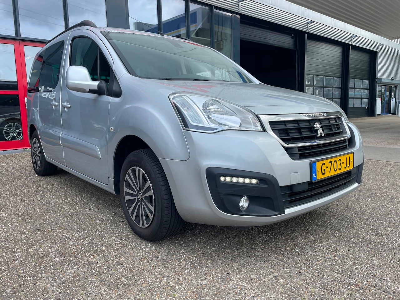 Peugeot Partner Tepee - 1.2 PureTech Active airco nette auto - AutoWereld.nl