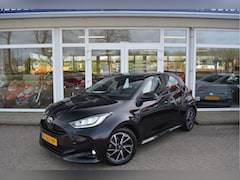 Toyota Yaris - 1.5 Hybrid First Edition Black ✅ Trekhaak ✅LED ✅ Orig. NL ✅ NAP ✅