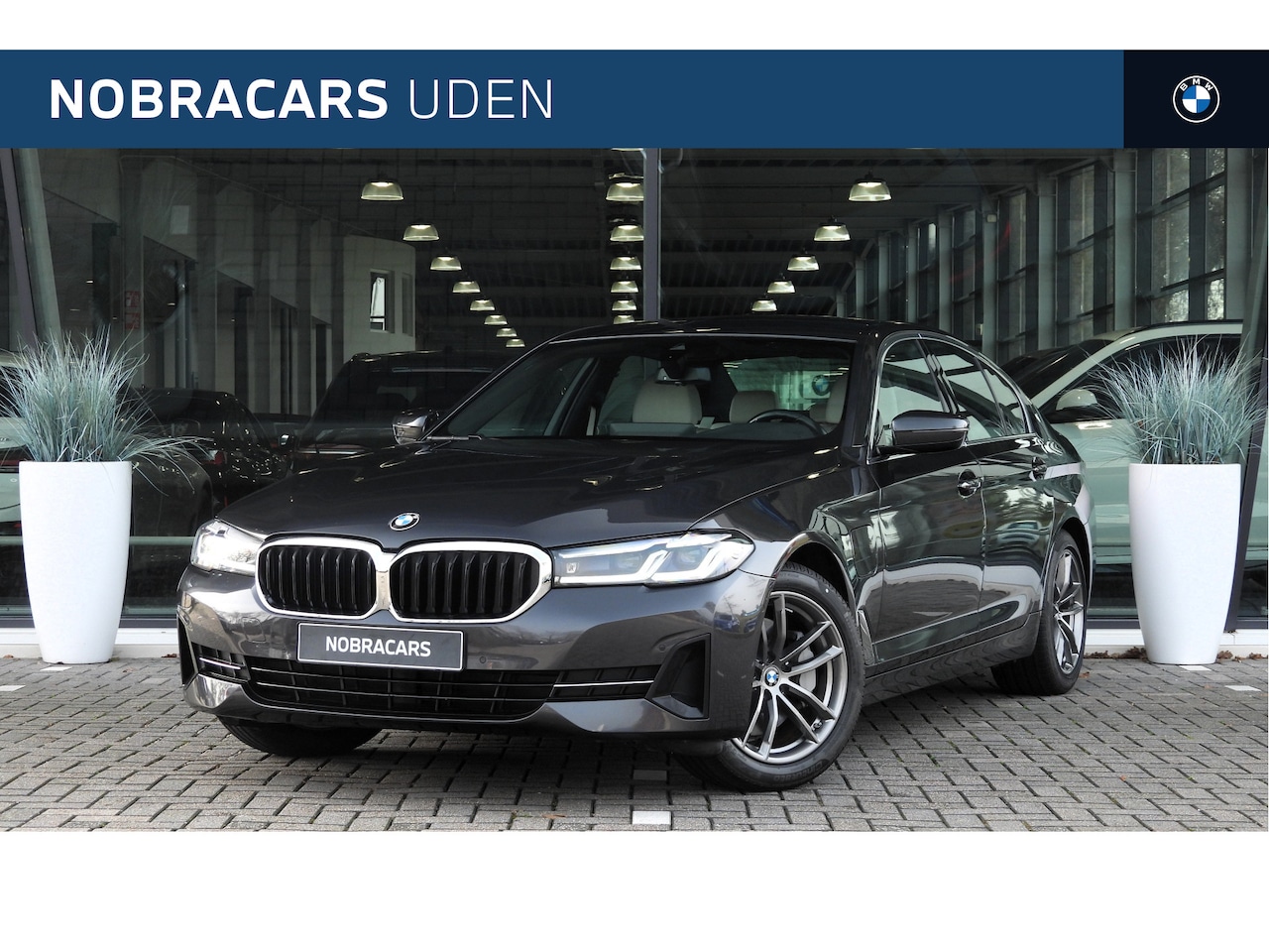 BMW 5-serie - 530e High Executive Automaat / Trekhaak / Achteruitrijcamera / Adaptieve LED / Stoelverwar - AutoWereld.nl