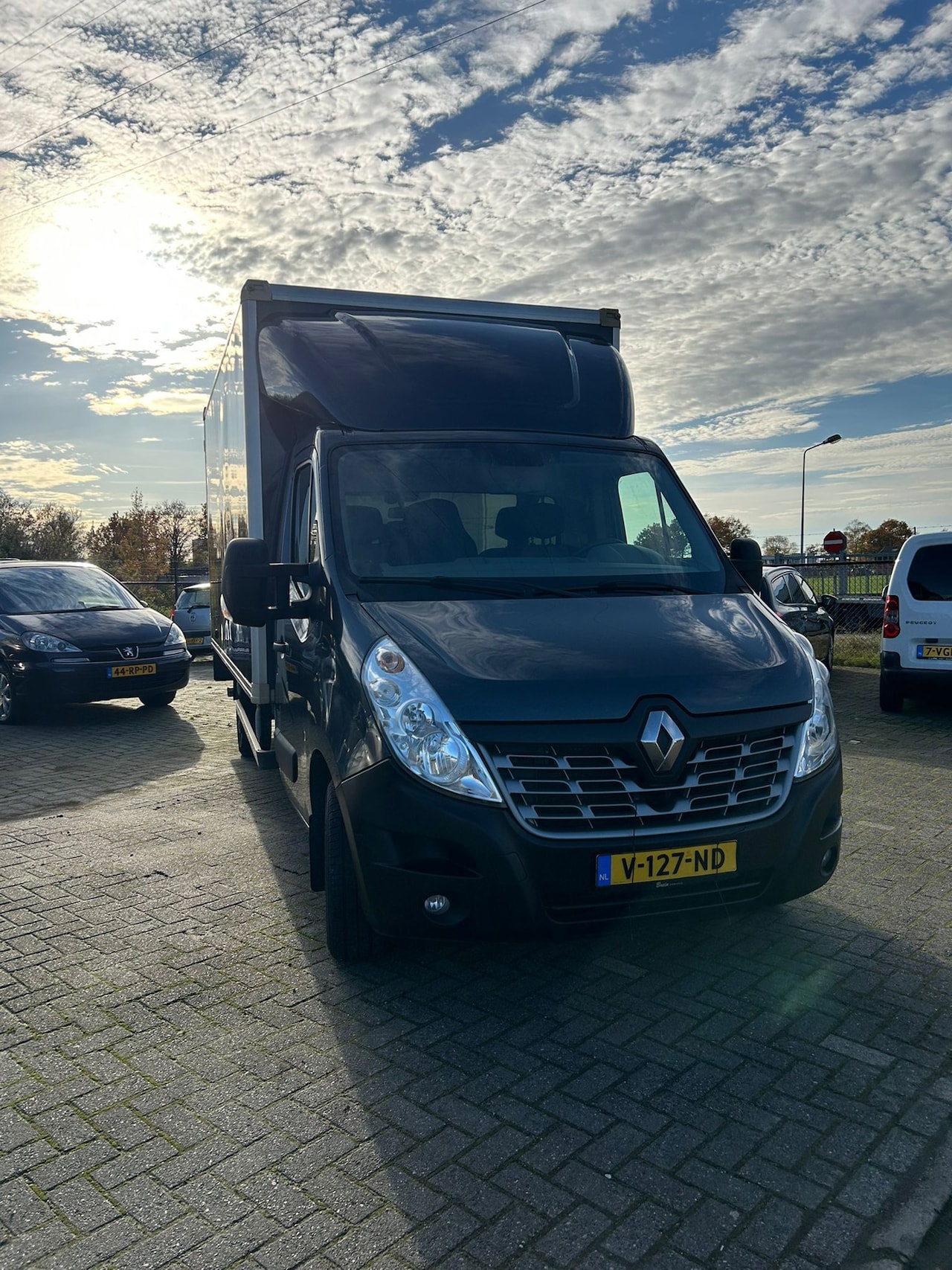 Renault Master - T35 2.3 dCi L3H2 Energy T35 2.3 dCi L3H2 Energy - AutoWereld.nl