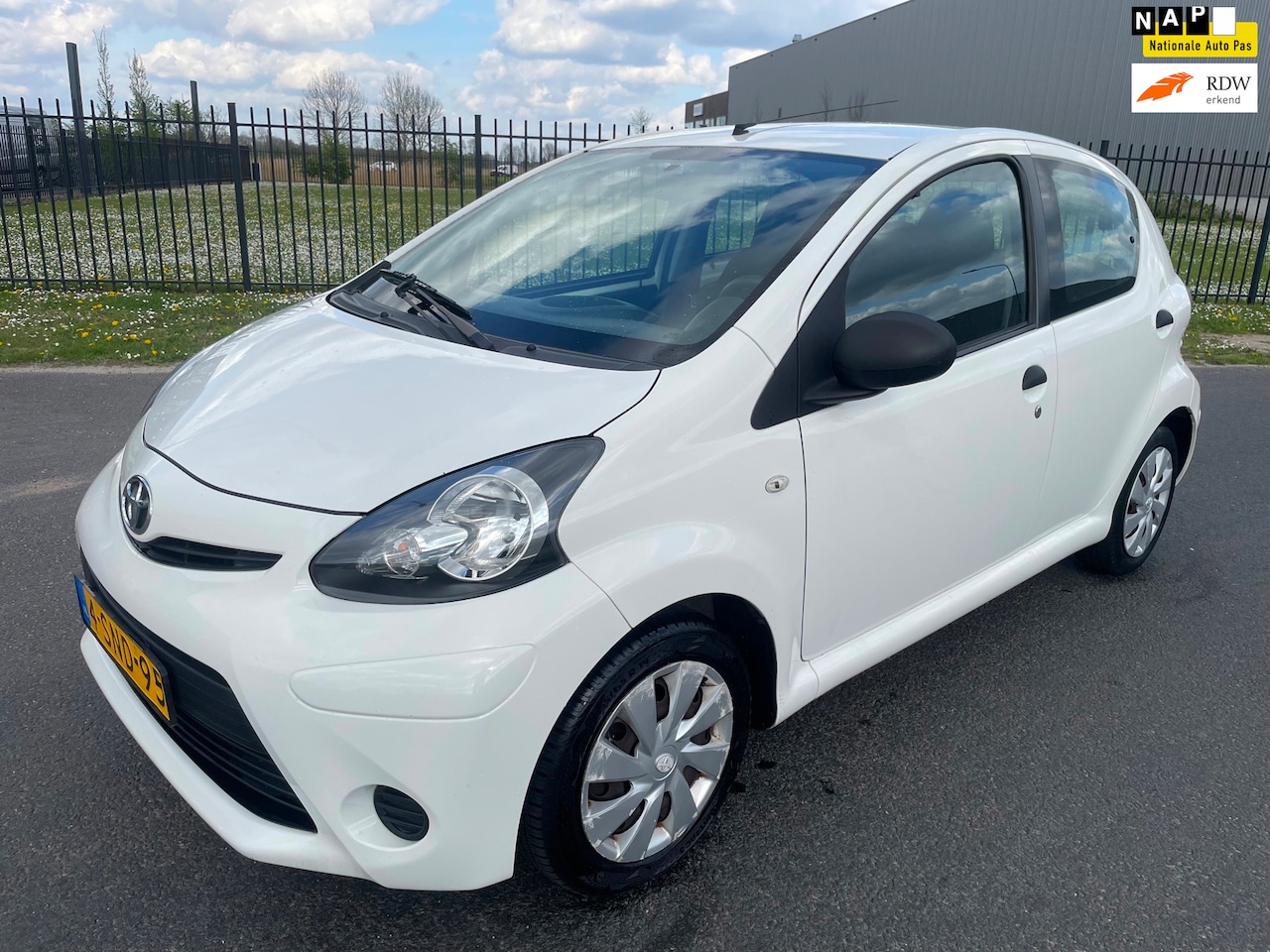Toyota Aygo - 1.0 VVT-i Now|Airco|Apk 4-2027|Facelift|Bj 2013|5drs - AutoWereld.nl