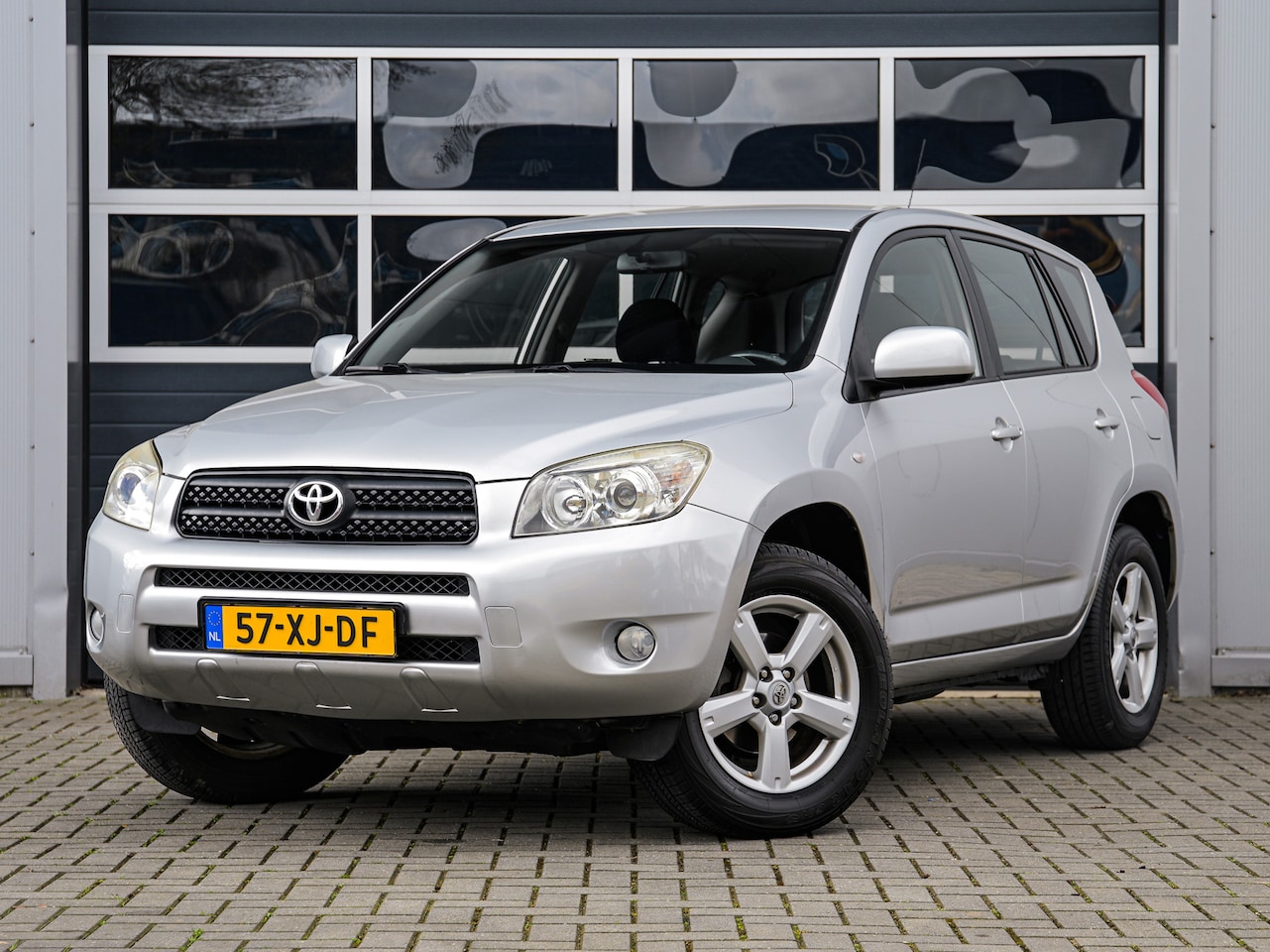 Toyota RAV4 - 2.0 VVTi Linea Sol | Automaat | Climate control | Cruise control | PDC | Trekhaak - AutoWereld.nl