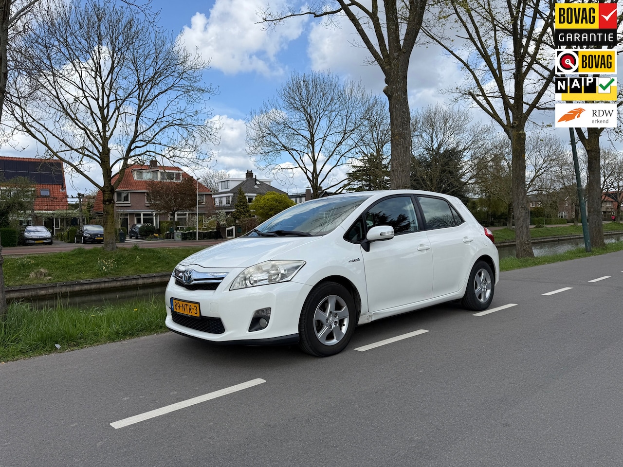 Toyota Auris - 1.8 Full Hybrid Aspiration * Afn. Trekhaak / LM Velgen / Cruise control / NL Auto * - AutoWereld.nl