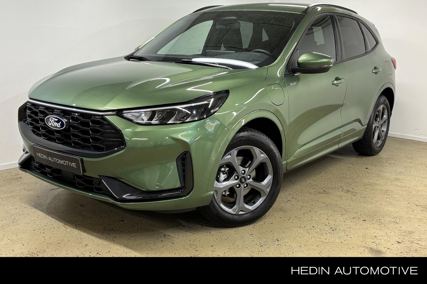 Ford Kuga - 2.5 PHEV ST-Line All weather banden - AutoWereld.nl
