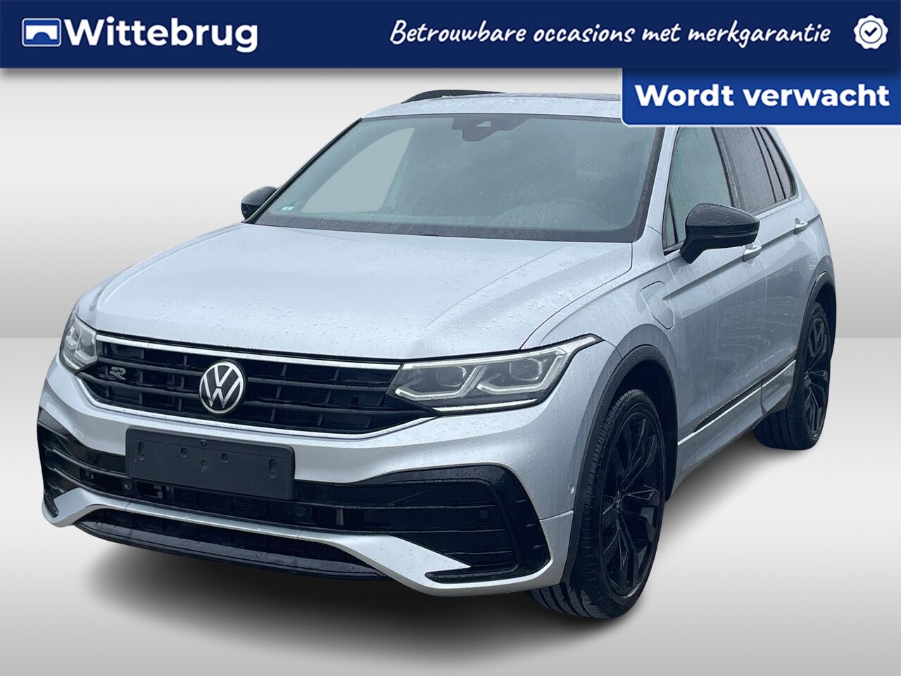 Volkswagen Tiguan - 1.4 TSI eHybrid 245PK R-Line Business+ / Panoramadak / Zwenkbare Trekhaak / R-Line Interie - AutoWereld.nl