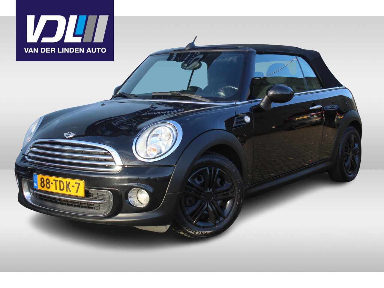 MINI Cabrio - 1.6 Cooper Stoel verwarming l Navigatie l Airco l Achter sensoren l cruise control l - AutoWereld.nl