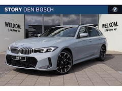 BMW 3-serie Touring - 330e M Sport Automaat / Trekhaak / Sportstoelen / Achteruitrijcamera / Live Cockpit Plus /