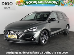 Hyundai i30 Wagon - 1.5 T-GDi MHEV Premium | Stuur-/Stoelverwarming | Navigatie | Parkeersensoren voor & Achte