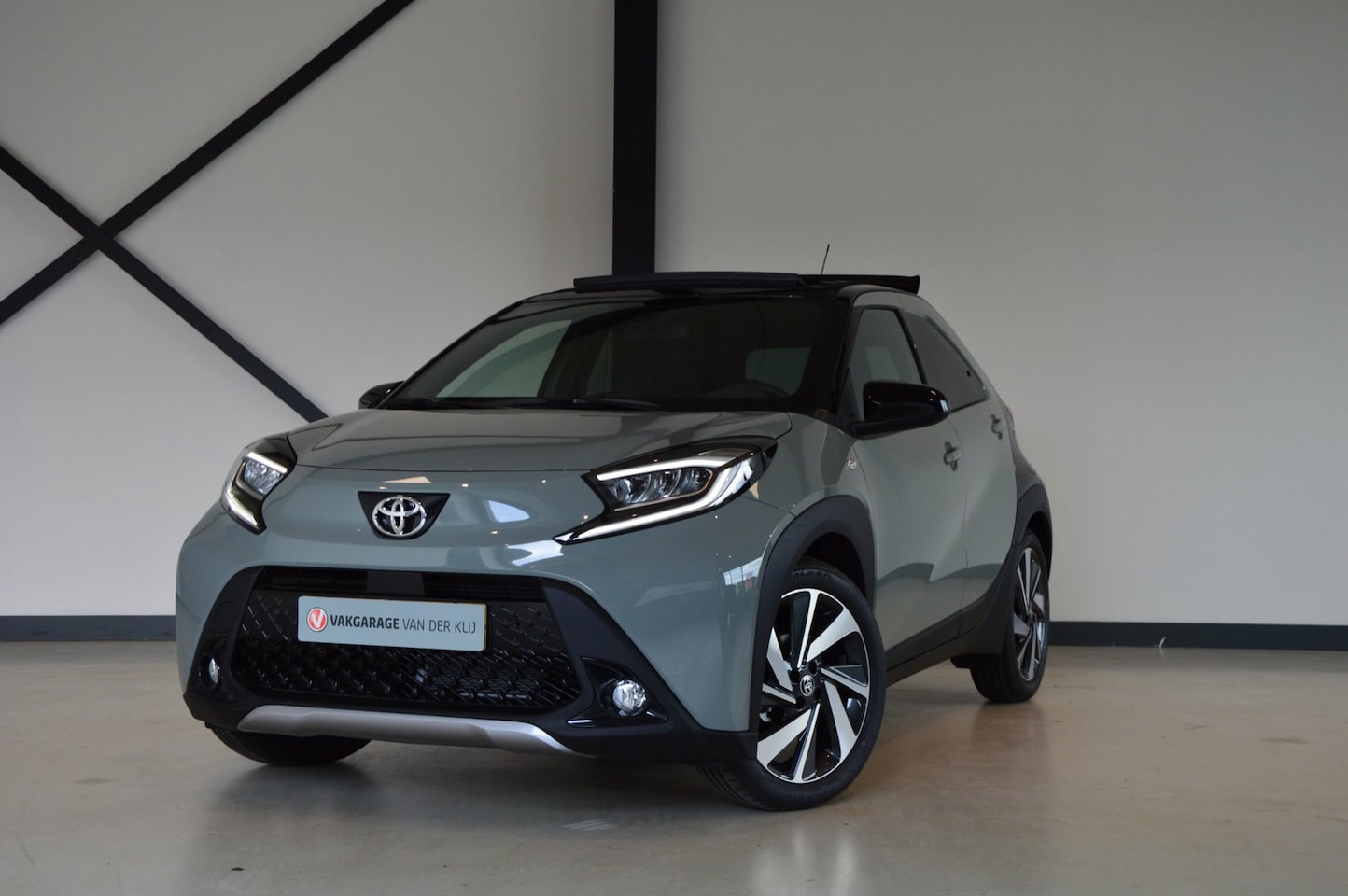 Toyota Aygo X - 1.0 VVT-i MT Envy |Camera|PDC|Apple Carplay|Nieuw direct leverbaar - AutoWereld.nl