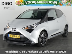 Toyota Aygo - 1.0 VVT-i X-Play Bi-Tone Automaat | Apple Carplay & AndroidAUTO | Camera | 1e eigenaar | P