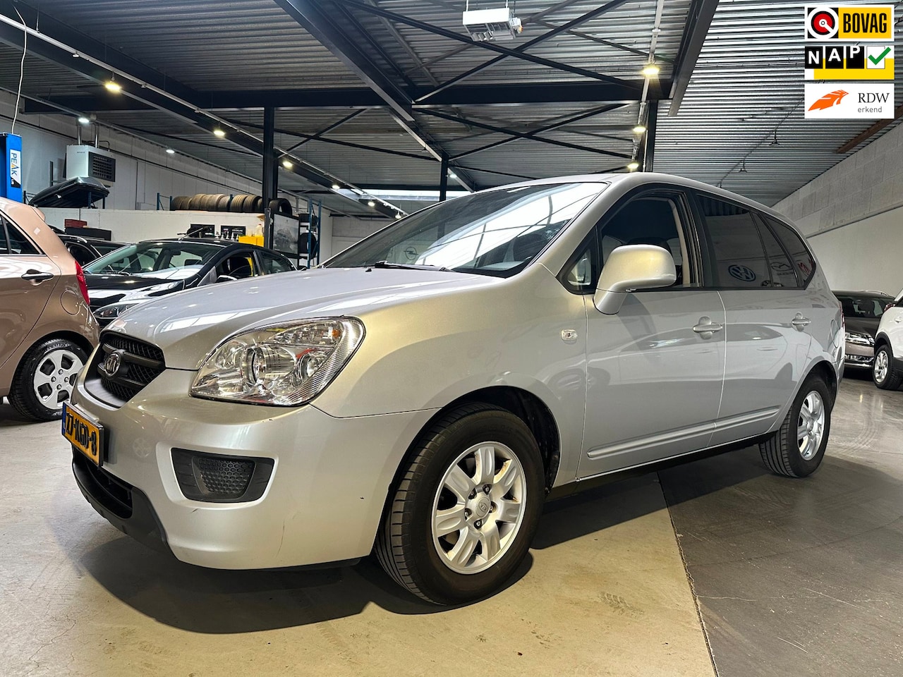 Kia Carens - 2.0 CVVT X-tra/Dealer onderhouden/Trekhaak/Apk nw bij aflevering - AutoWereld.nl