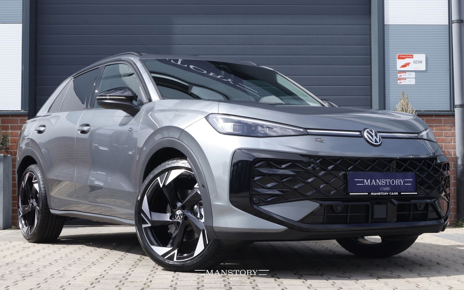 Volkswagen T-Roc - 1.5 eTsi R-Line First Edition 1.5 eTsi R-Line First Edition - AutoWereld.nl