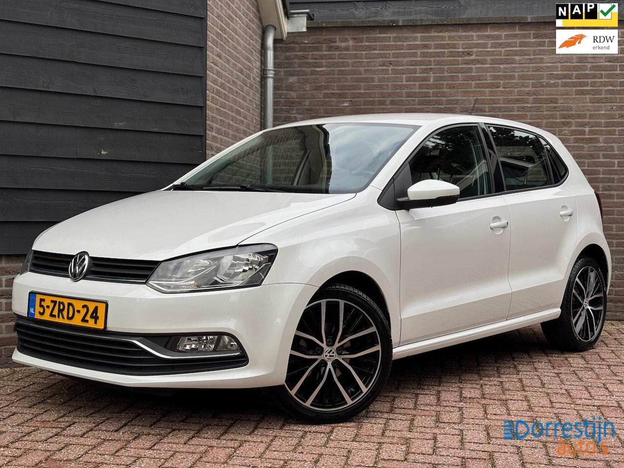 Volkswagen Polo - 1.0 Comfortline | Navi | MirrorLink | 17inch | Cruise | Facelift | NAP - AutoWereld.nl