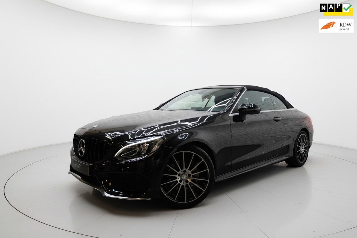 Mercedes-Benz C-klasse Cabrio - 180 AMG CAMERA SFEER KEYLESS - AutoWereld.nl