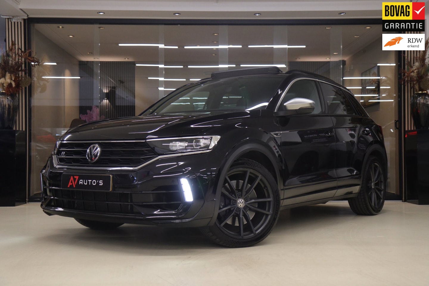 Volkswagen T-Roc - 2.0 TSI 4Motion R /PANO/CARPLAYBLINDSPOT/D/SFEER/ACC/VOL - AutoWereld.nl