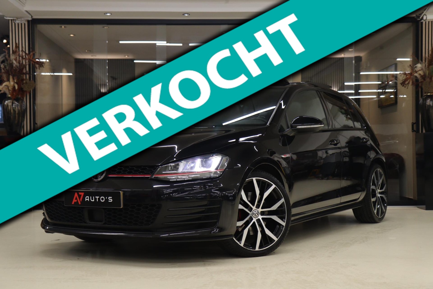 Volkswagen Golf - 2.0 TSI GTI PANO/CARPLAY/ACC/DODEHOEK/VOL - AutoWereld.nl