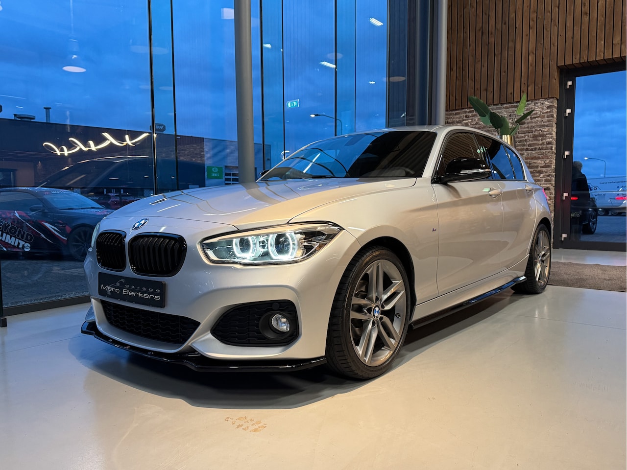 BMW 1-serie - 116i Centennial Executive M-Sport, 18", Maxton - AutoWereld.nl