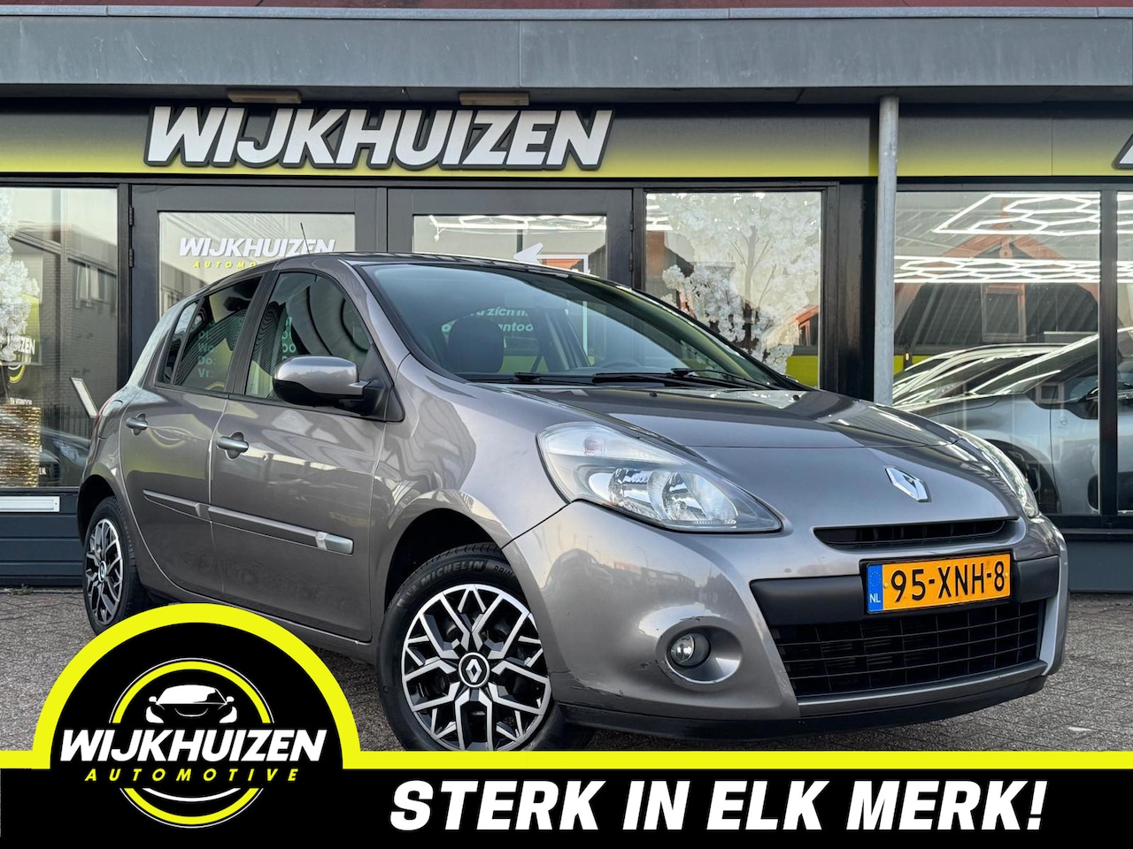 Renault Clio - 1.2 Authentique met Airco !!! Navigatie !!! Cruise !!! Nap !!! - AutoWereld.nl